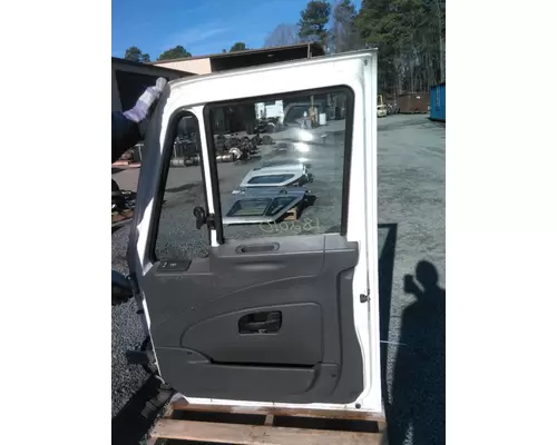 INTERNATIONAL 8600 2003-2018 DOOR ASSEMBLY, FRONT