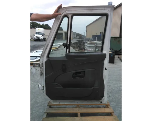 INTERNATIONAL 8600 2003-2018 DOOR ASSEMBLY, FRONT