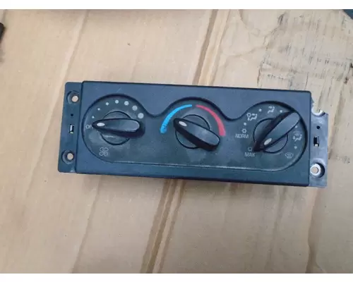 INTERNATIONAL 8600-Cab_3545543C3 AC Control