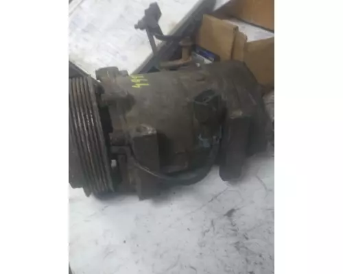 INTERNATIONAL 8600 AC Compressor