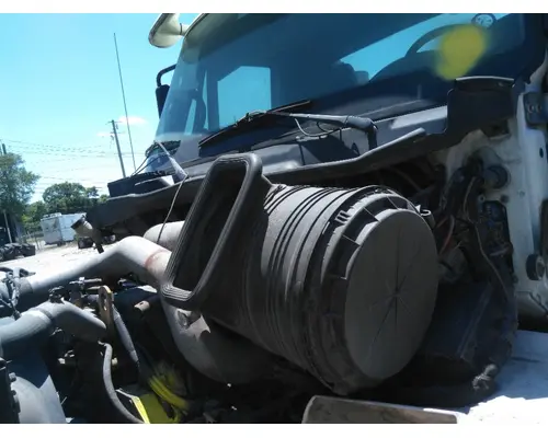 INTERNATIONAL 8600 AIR CLEANER