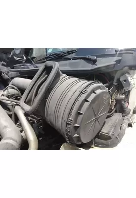 INTERNATIONAL 8600 AIR CLEANER