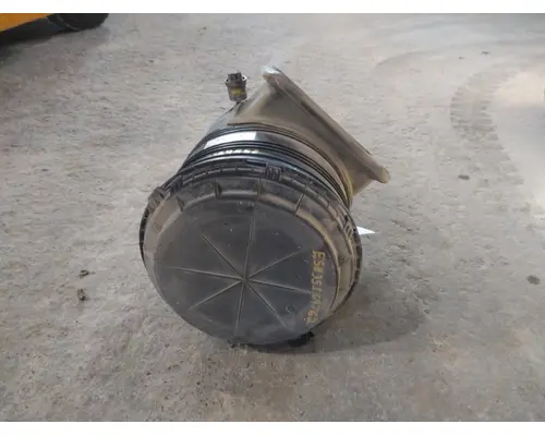 INTERNATIONAL 8600 AIR CLEANER