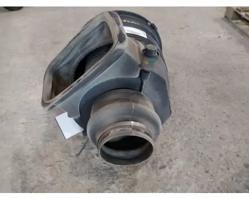 INTERNATIONAL 8600 AIR CLEANER