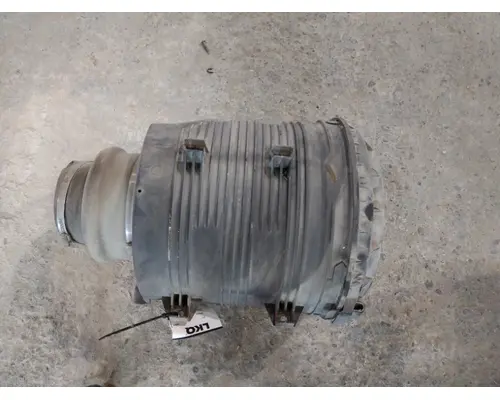 INTERNATIONAL 8600 AIR CLEANER