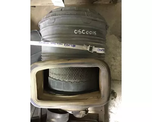 INTERNATIONAL 8600 AIR CLEANER