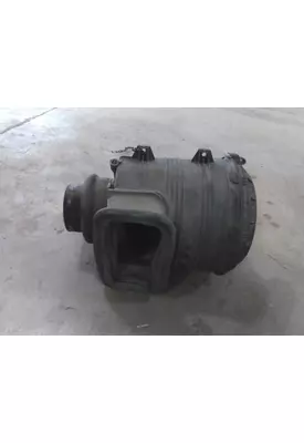 INTERNATIONAL 8600 AIR CLEANER