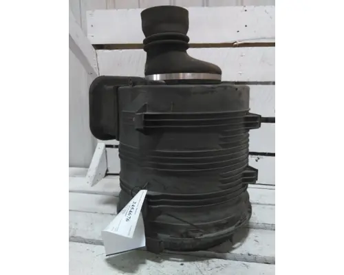 INTERNATIONAL 8600 AIR CLEANER