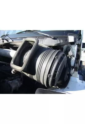 INTERNATIONAL 8600 AIR CLEANER
