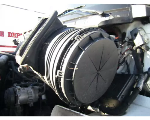INTERNATIONAL 8600 AIR CLEANER