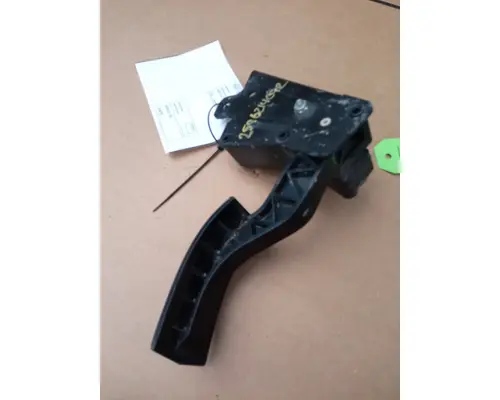 INTERNATIONAL 8600 Accelerator Parts