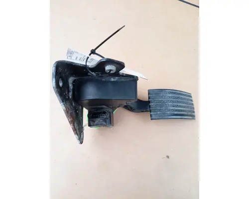 INTERNATIONAL 8600 Accelerator Parts