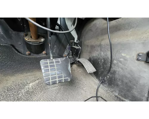 INTERNATIONAL 8600 Accelerator Pedal