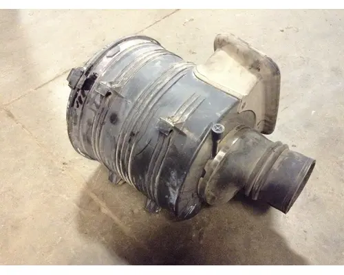 INTERNATIONAL 8600 Air Cleaner