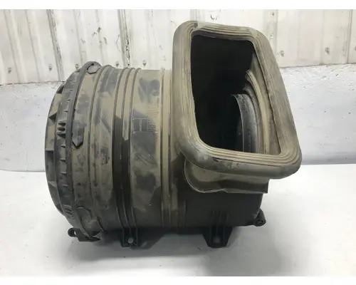 INTERNATIONAL 8600 Air Cleaner