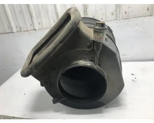 INTERNATIONAL 8600 Air Cleaner