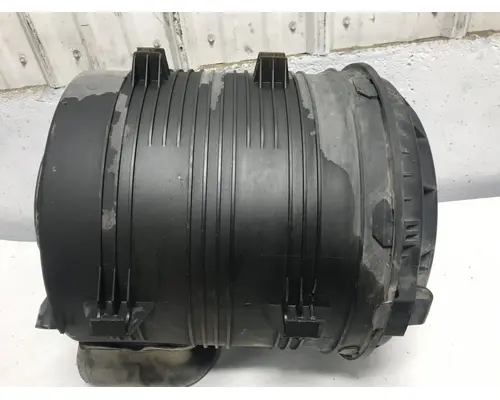 INTERNATIONAL 8600 Air Cleaner