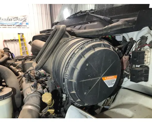 INTERNATIONAL 8600 Air Cleaner