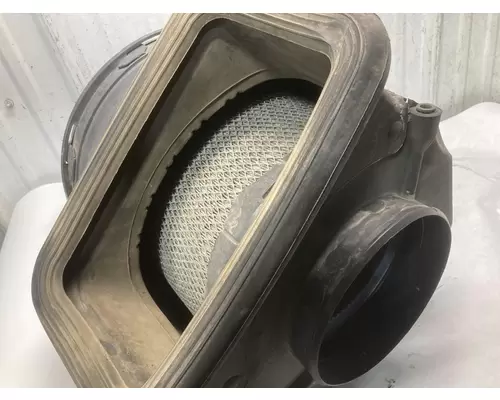 INTERNATIONAL 8600 Air Cleaner