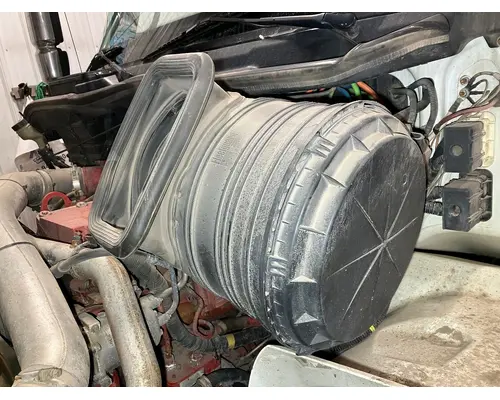 INTERNATIONAL 8600 Air Cleaner