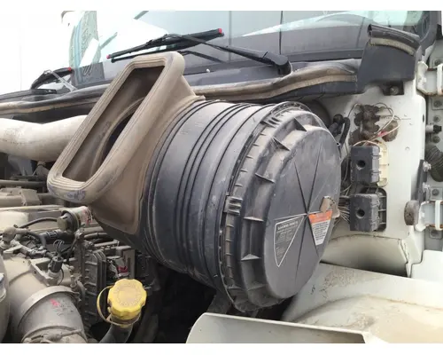 INTERNATIONAL 8600 Air Cleaner