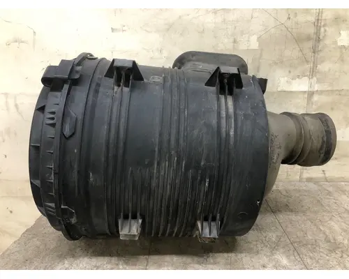 INTERNATIONAL 8600 Air Cleaner