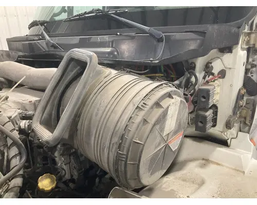 INTERNATIONAL 8600 Air Cleaner