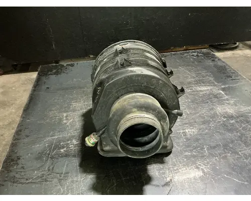 INTERNATIONAL 8600 Air Cleaner