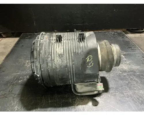 INTERNATIONAL 8600 Air Cleaner