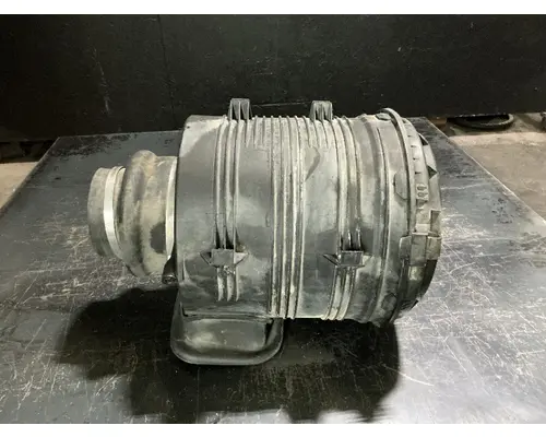 INTERNATIONAL 8600 Air Cleaner