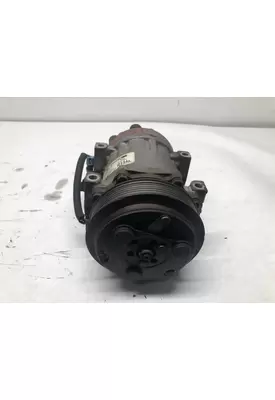 INTERNATIONAL 8600 Air Conditioner Compressor