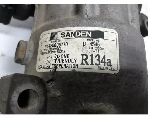INTERNATIONAL 8600 Air Conditioner Compressor