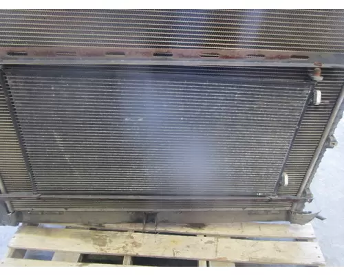 INTERNATIONAL 8600 Air Conditioner Condenser