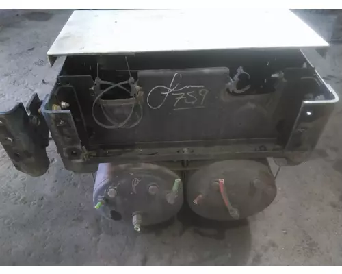 INTERNATIONAL 8600 BATTERY BOX