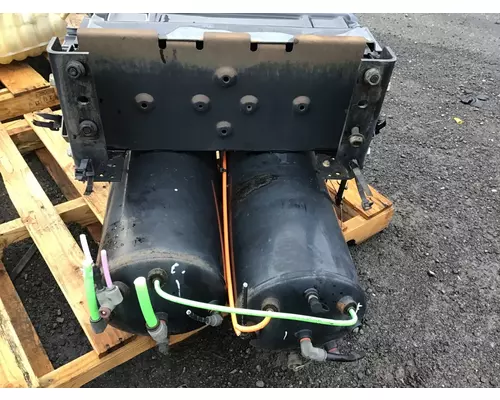 INTERNATIONAL 8600 BATTERY BOX