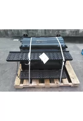 INTERNATIONAL 8600 BATTERY BOX