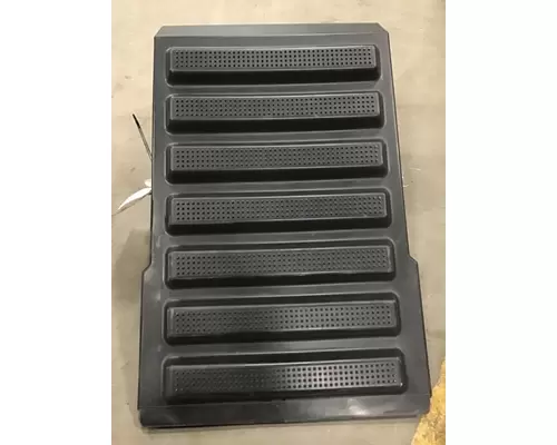 INTERNATIONAL 8600 Battery Box Cover