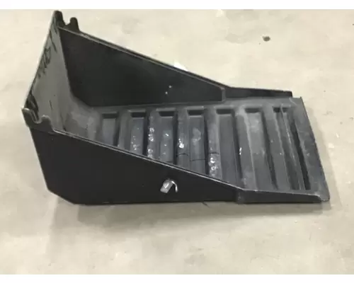 INTERNATIONAL 8600 Battery Box Cover