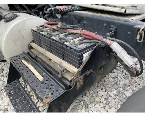 INTERNATIONAL 8600 Battery BoxTray