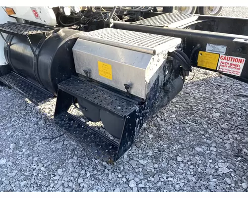 INTERNATIONAL 8600 Battery BoxTray