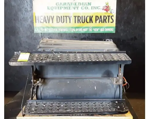 INTERNATIONAL 8600 Battery BoxTray