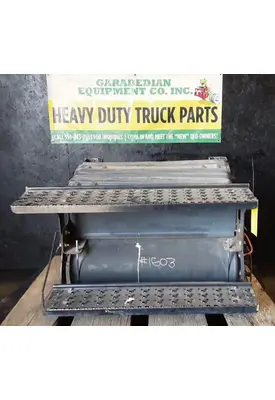 INTERNATIONAL 8600 Battery Box/Tray