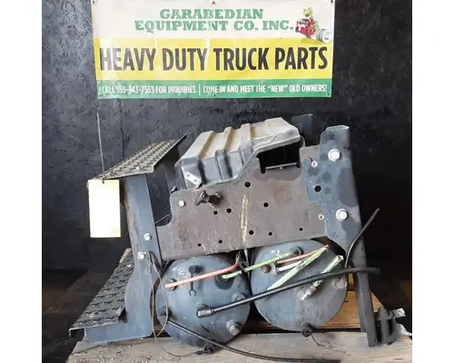 INTERNATIONAL 8600 Battery BoxTray