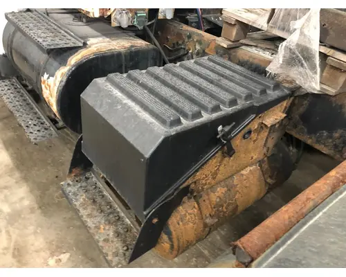 INTERNATIONAL 8600 Battery Box