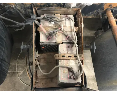 INTERNATIONAL 8600 Battery Box