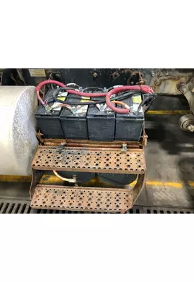 INTERNATIONAL 8600 Battery Box