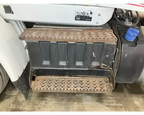 INTERNATIONAL 8600 Battery Box