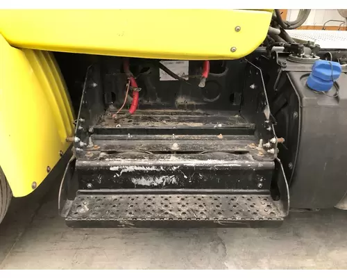 INTERNATIONAL 8600 Battery Box