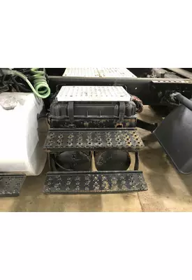 INTERNATIONAL 8600 Battery Box