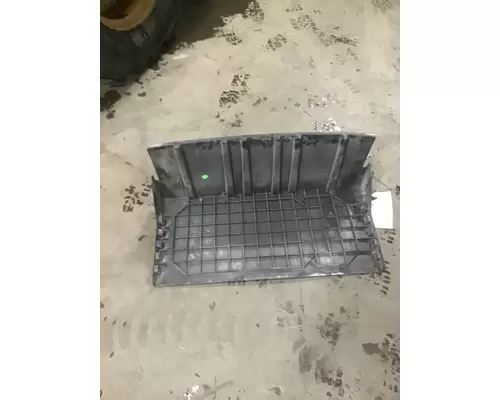 INTERNATIONAL 8600 Battery Box